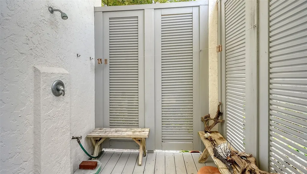 156 Emerson Drive Sarasota FL 34236