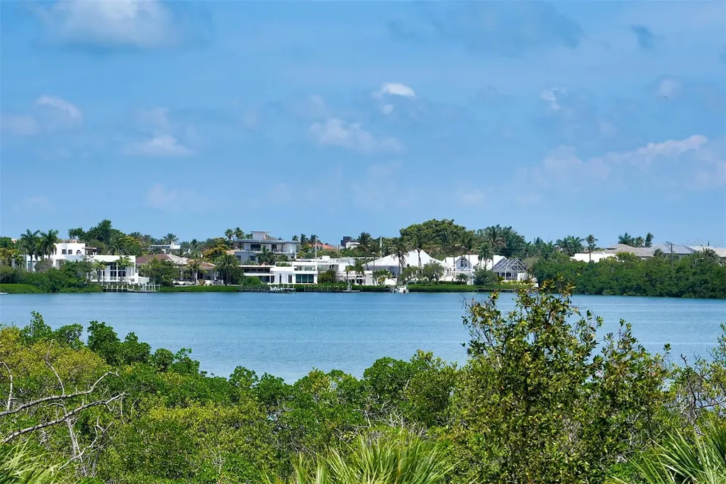 156 Emerson Drive Sarasota FL 34236