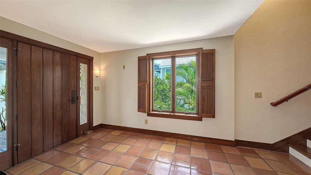 156 Emerson Drive Sarasota FL 34236