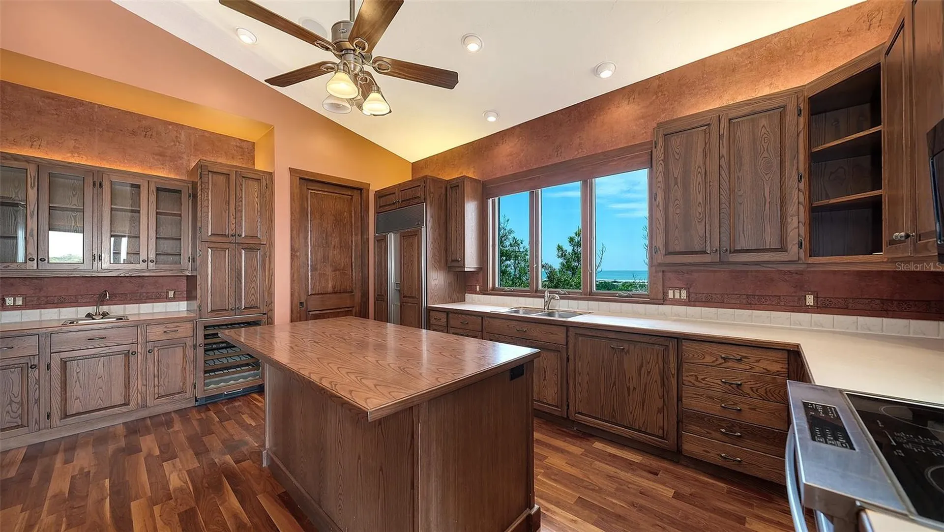 156 Emerson Drive Sarasota FL 34236