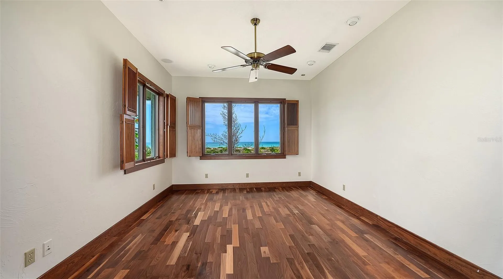 156 Emerson Drive Sarasota FL 34236