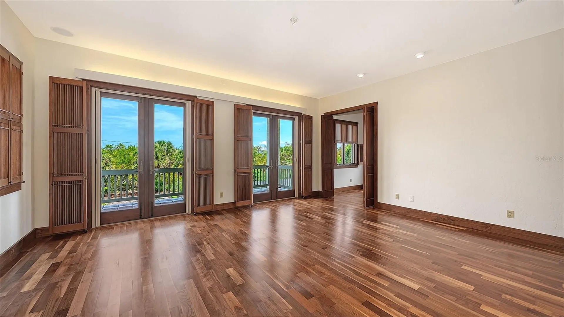 156 Emerson Drive Sarasota FL 34236
