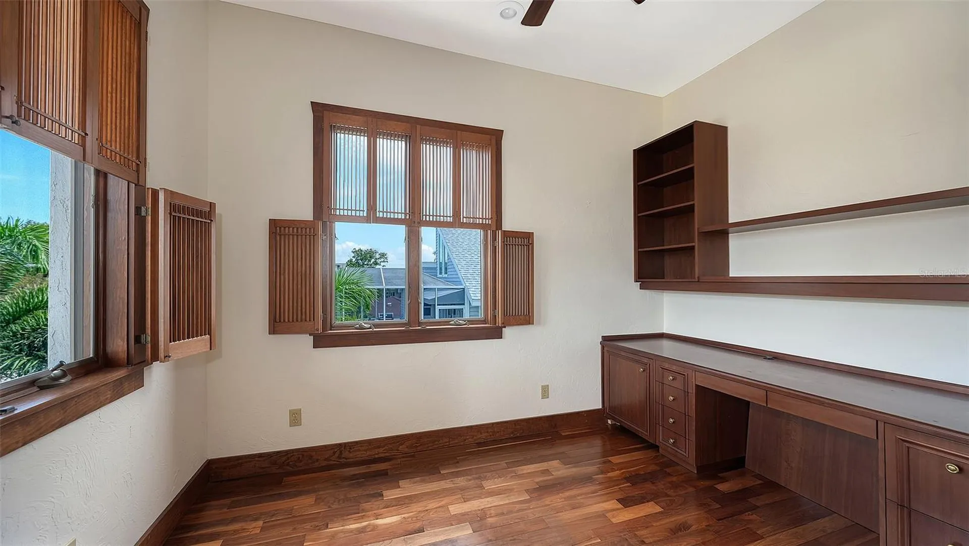 156 Emerson Drive Sarasota FL 34236