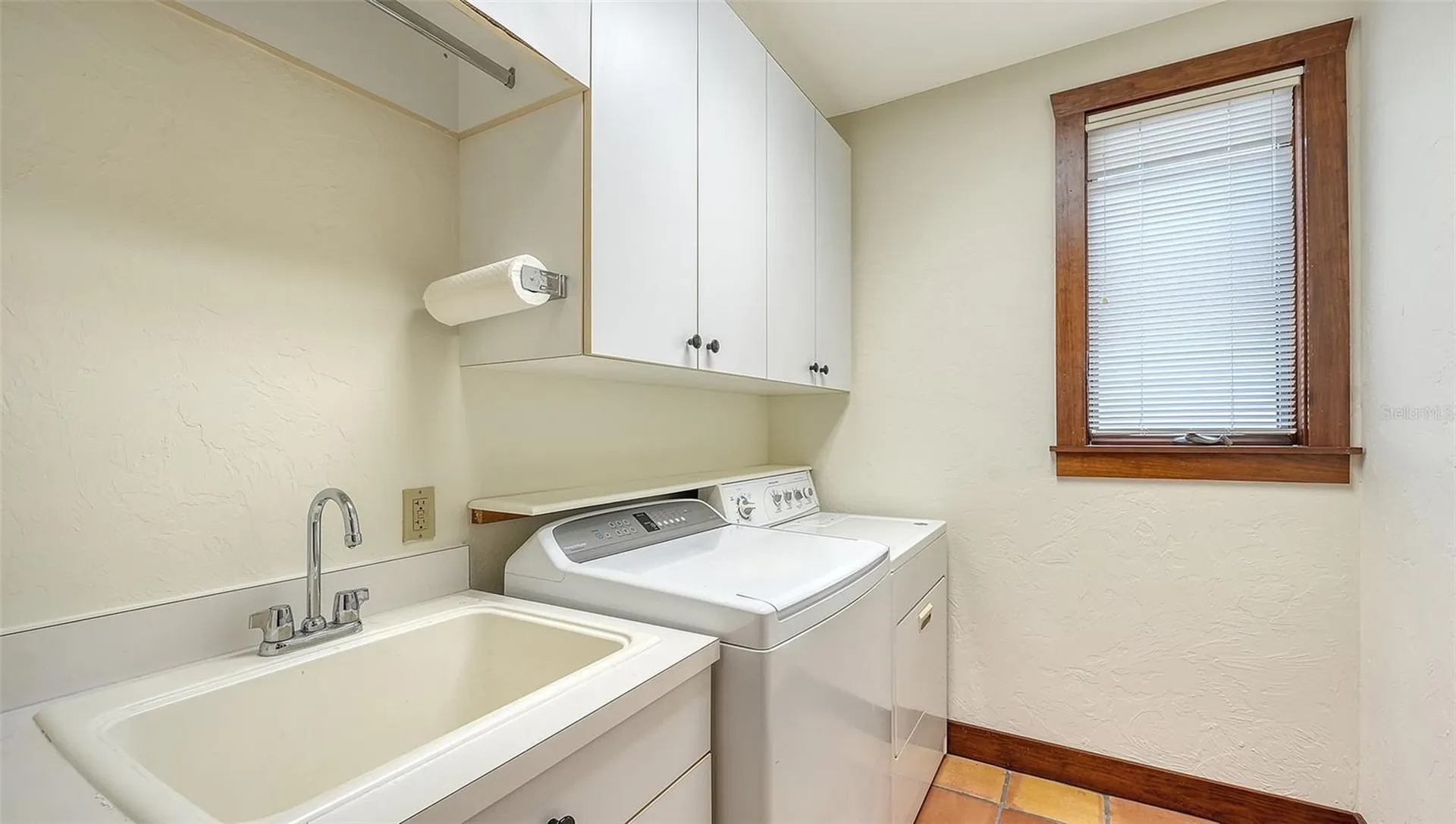 156 Emerson Drive Sarasota FL 34236