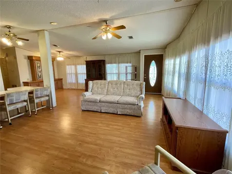 35935 Tanda Circle Zephyrhills FL 33541