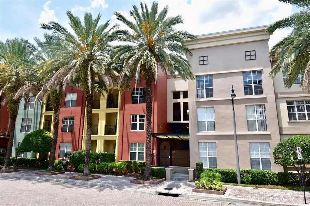 2402 W Azeele Street Tampa FL 33609