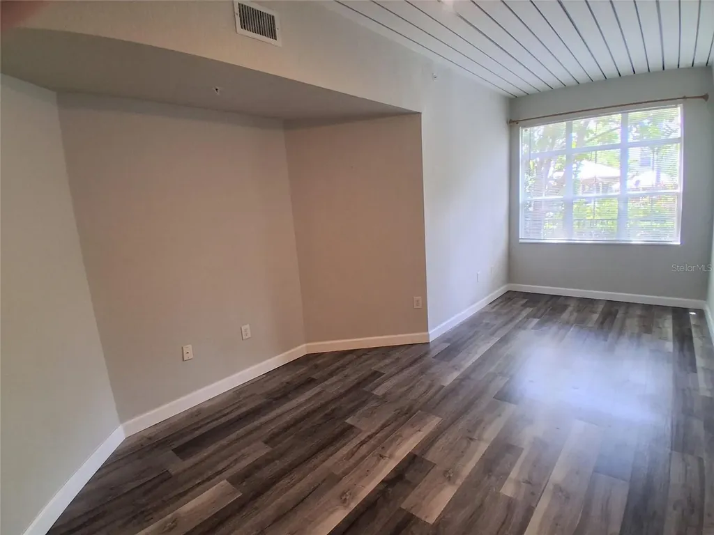 2402 W Azeele Street Tampa FL 33609
