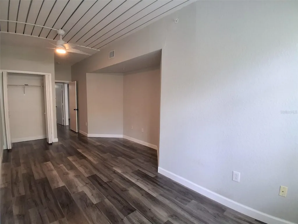 2402 W Azeele Street Tampa FL 33609