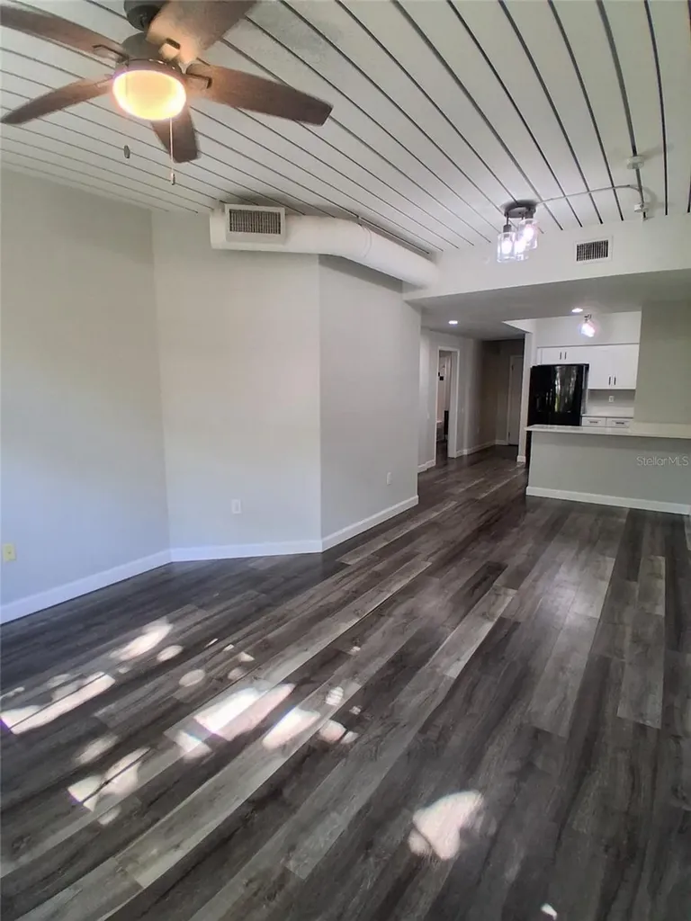 2402 W Azeele Street Tampa FL 33609
