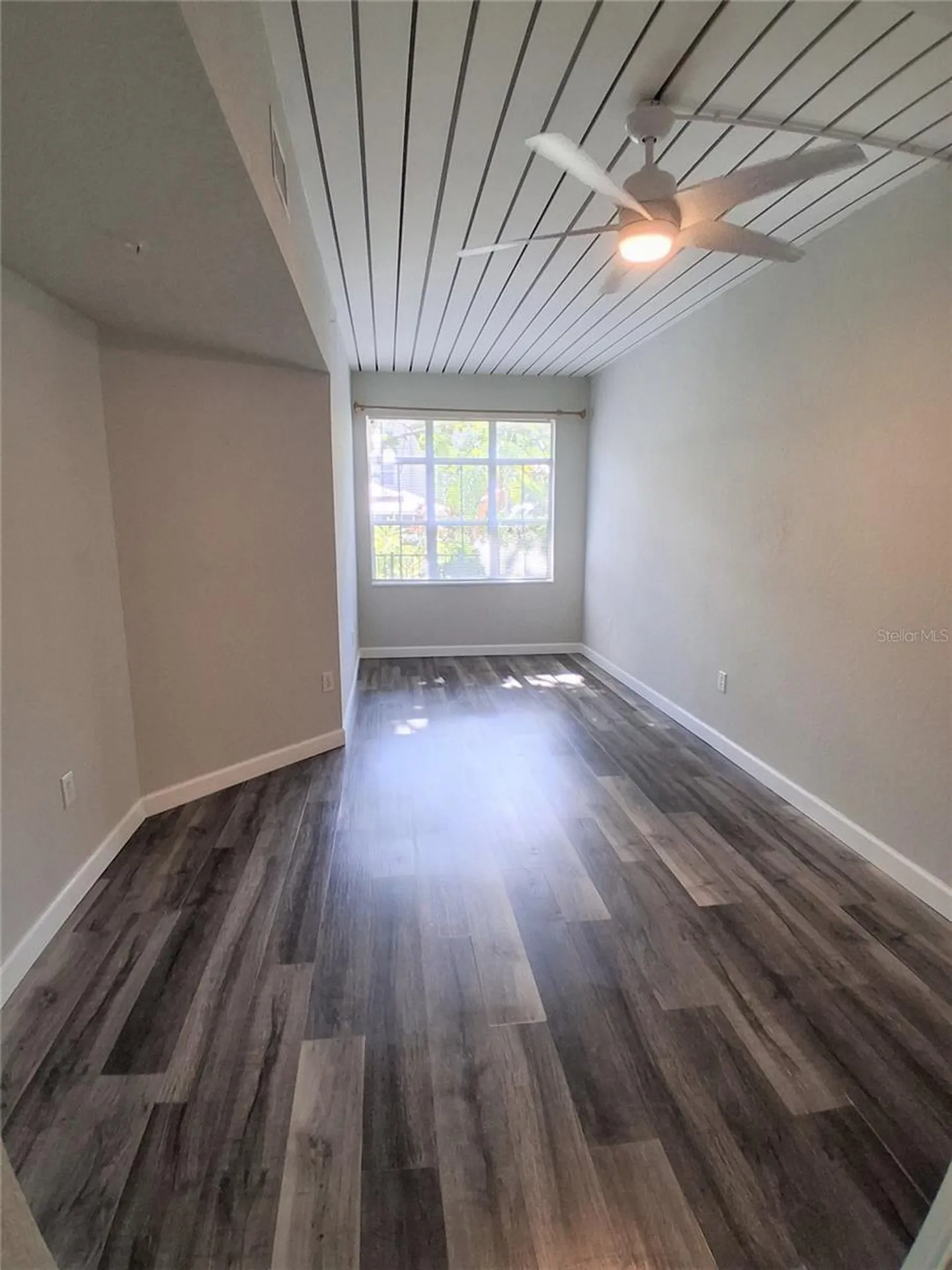 2402 W Azeele Street Tampa FL 33609
