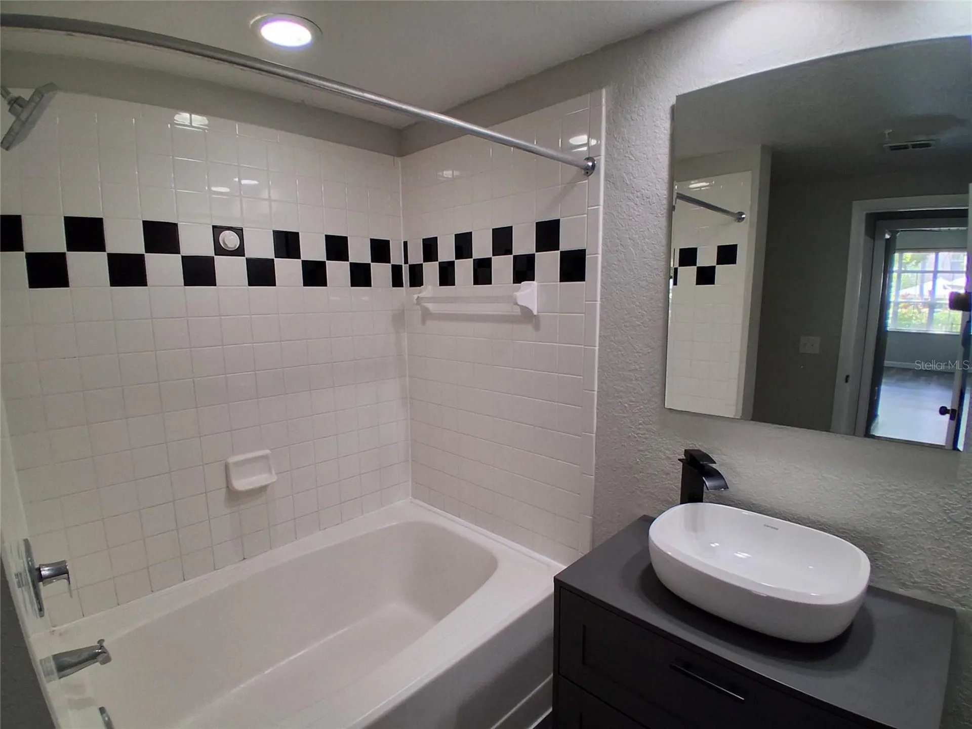 2402 W Azeele Street Tampa FL 33609