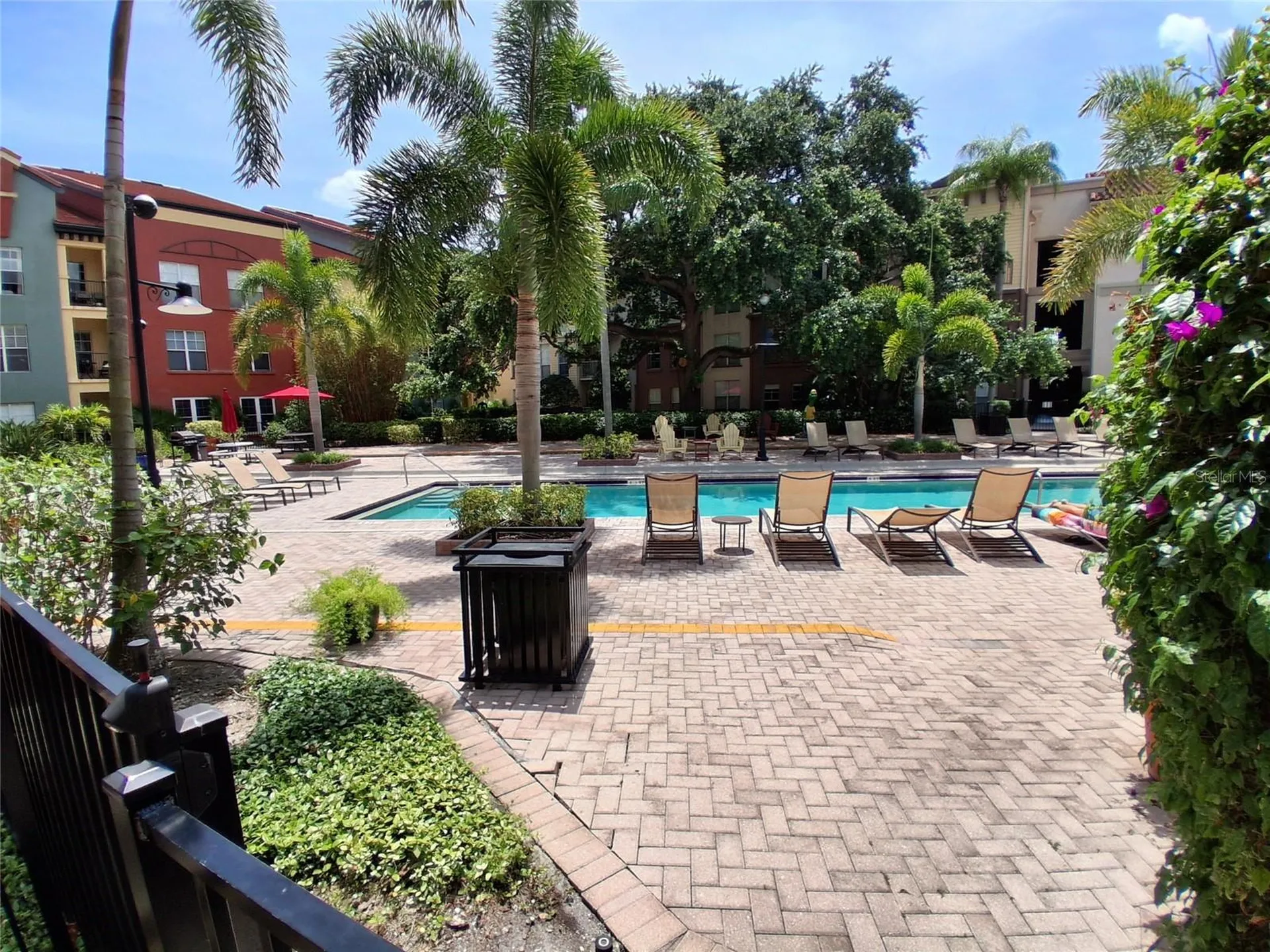 2402 W Azeele Street Tampa FL 33609