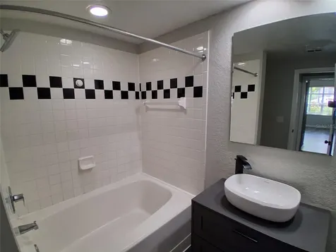 2402 W Azeele Street Tampa FL 33609