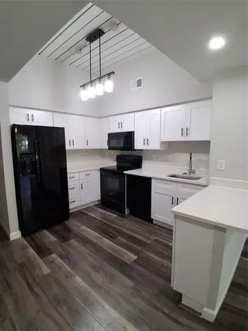 2402 W Azeele Street Tampa FL 33609