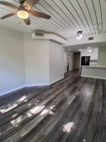 2402 W Azeele Street Tampa FL 33609