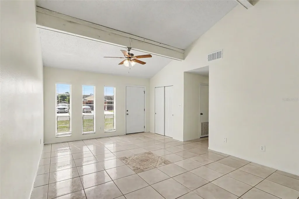 136 W Cedarwood Circle Kissimmee FL 34743