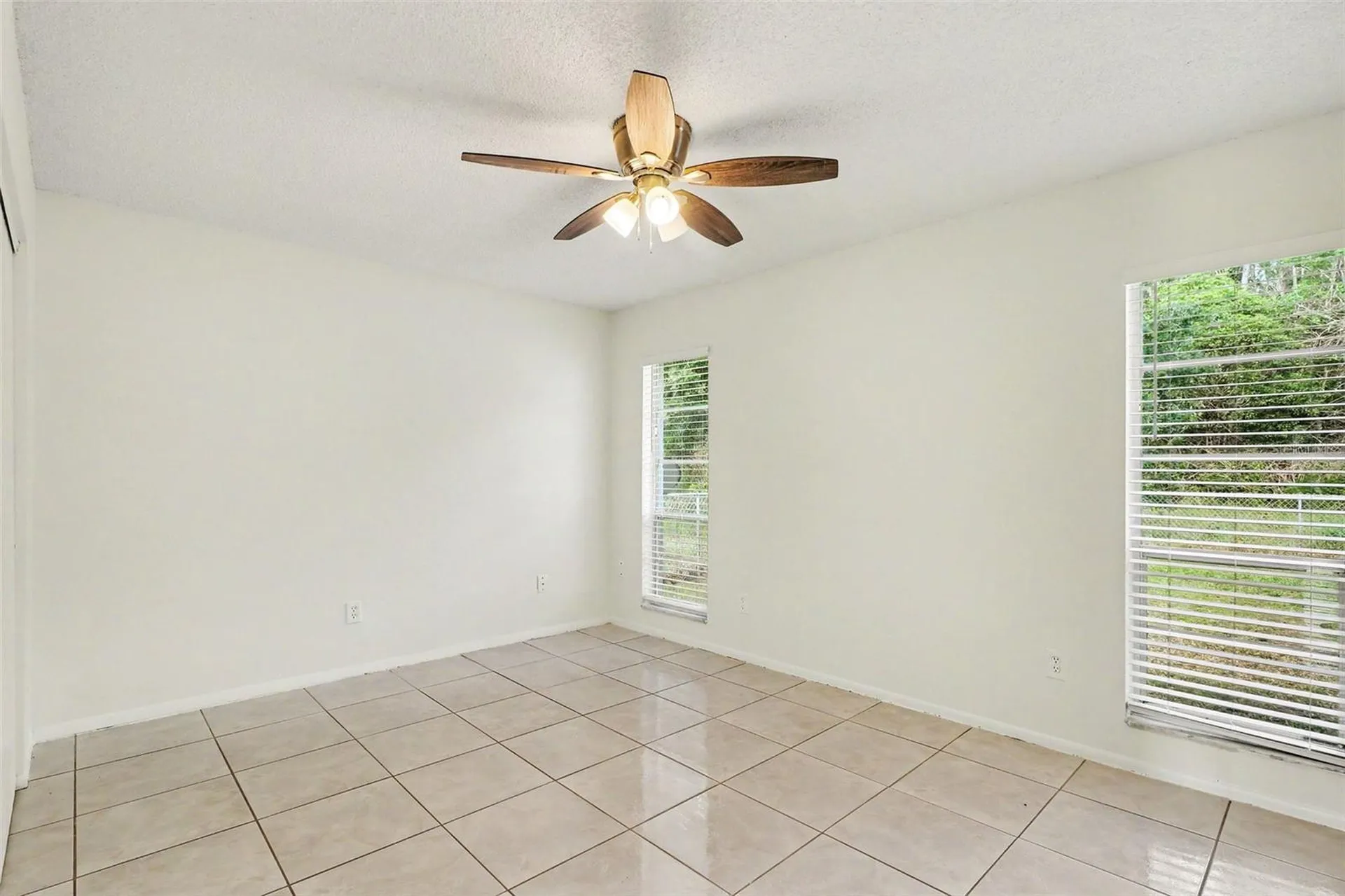 136 W Cedarwood Circle Kissimmee FL 34743