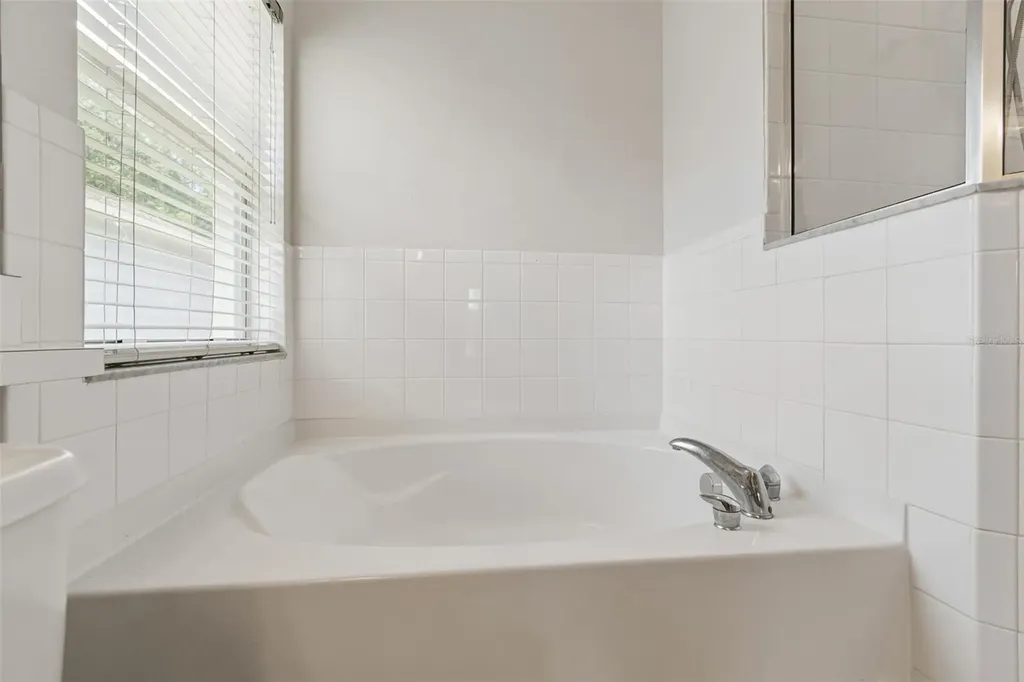 2222 Roanoke Springs Drive Ruskin FL 33570