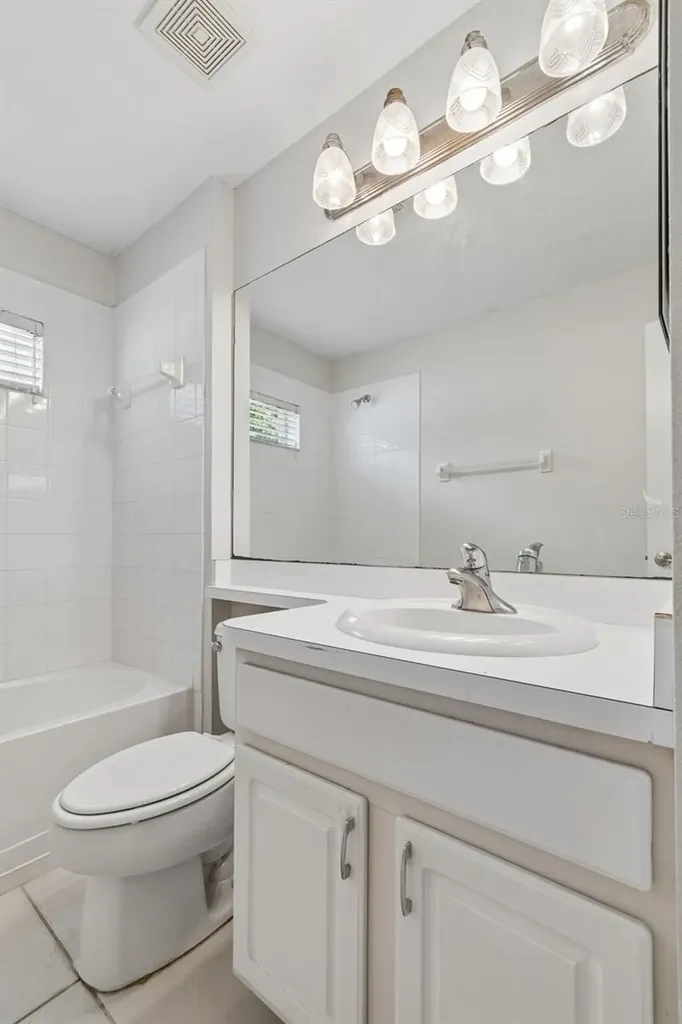 2222 Roanoke Springs Drive Ruskin FL 33570