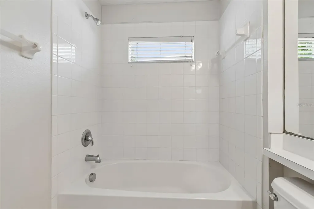 2222 Roanoke Springs Drive Ruskin FL 33570