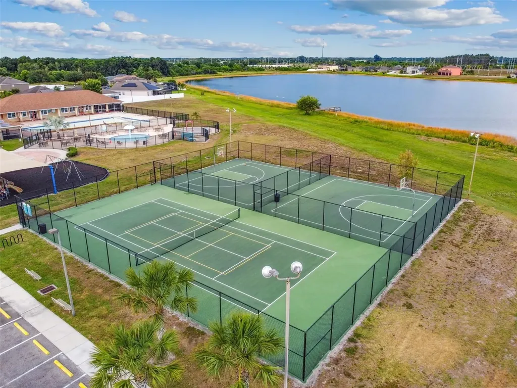 2222 Roanoke Springs Drive Ruskin FL 33570
