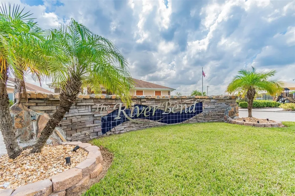 2222 Roanoke Springs Drive Ruskin FL 33570