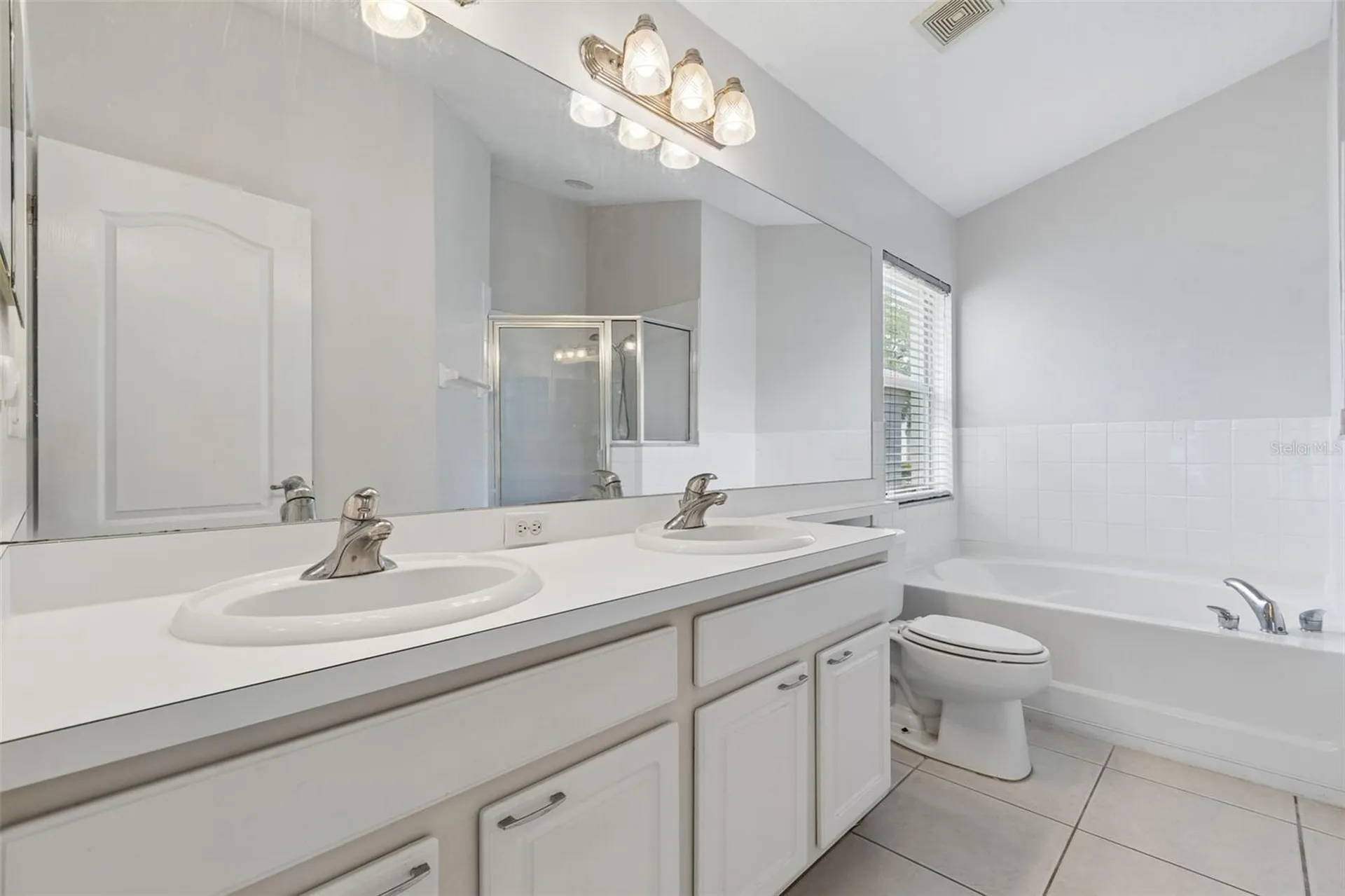 2222 Roanoke Springs Drive Ruskin FL 33570