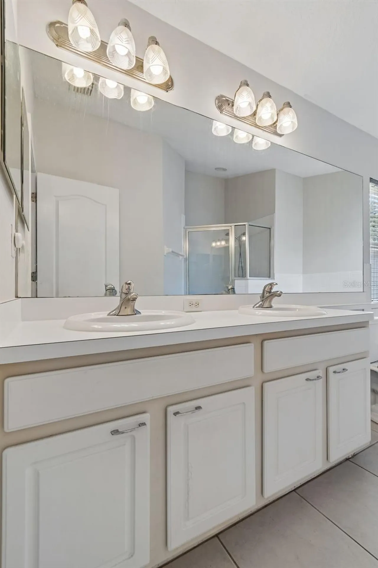 2222 Roanoke Springs Drive Ruskin FL 33570