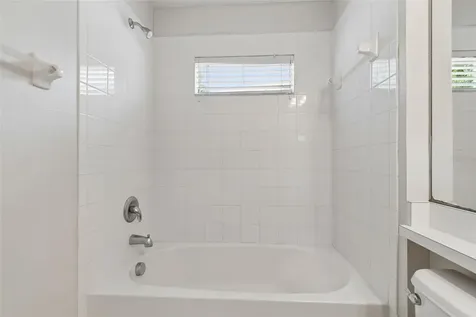 2222 Roanoke Springs Drive Ruskin FL 33570