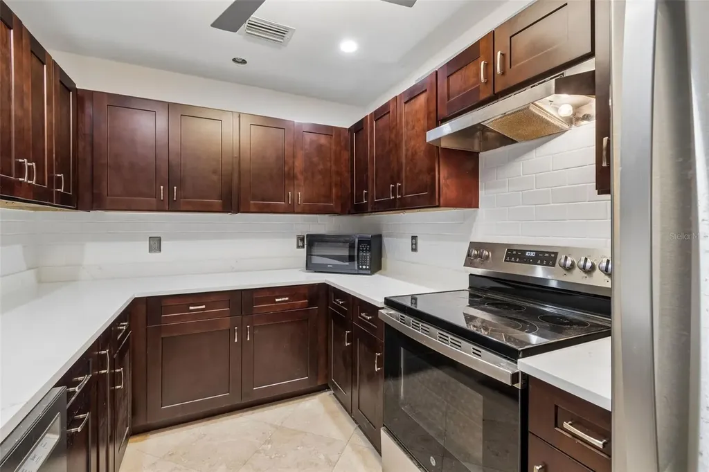 4420 W San Carlos Street Tampa FL 33629