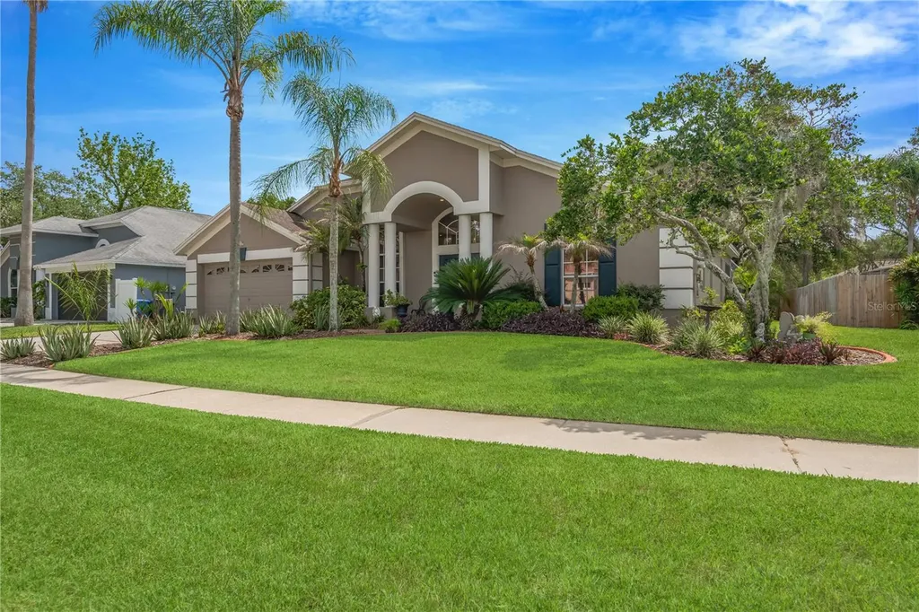 1804 River Crossing Drive Valrico FL 33596