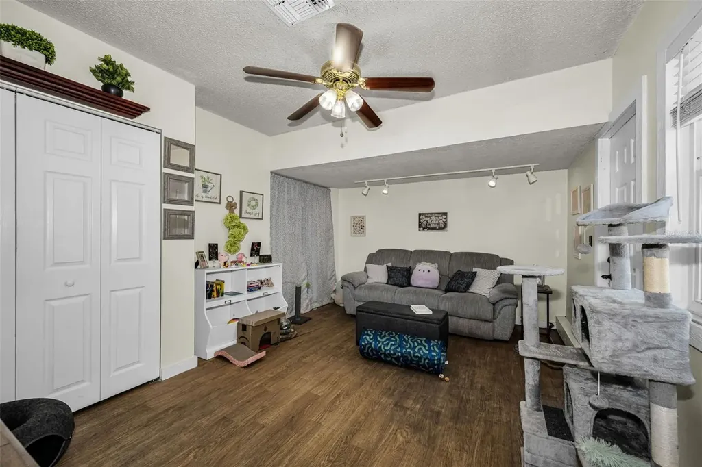 2907 Whispering Drive N Largo FL 33771