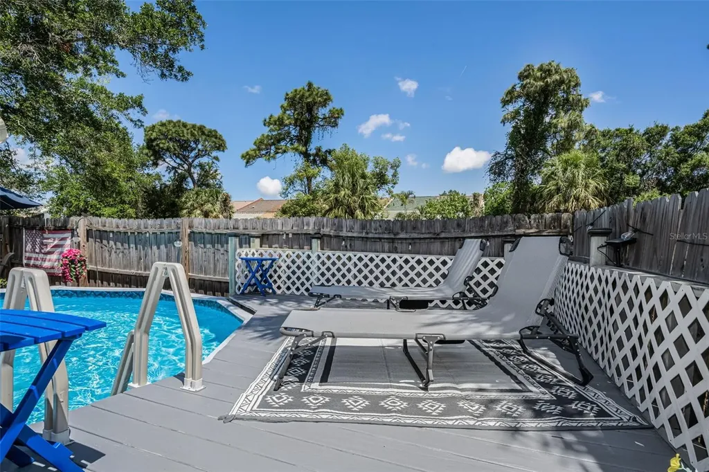 2907 Whispering Drive N Largo FL 33771