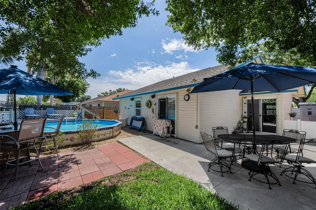 2907 Whispering Drive N Largo FL 33771
