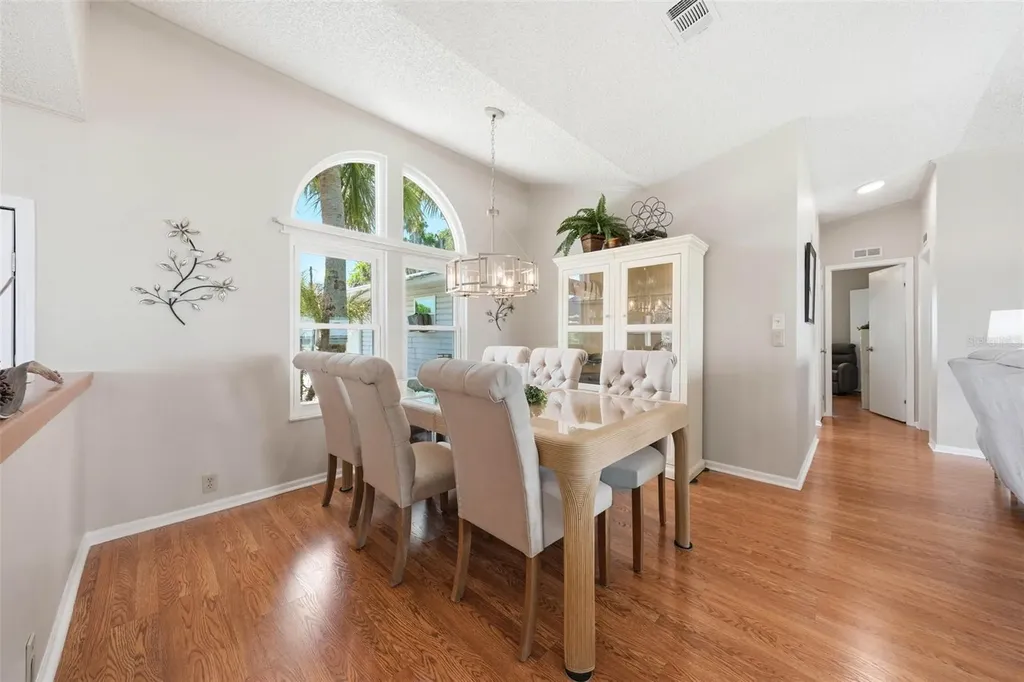 119 Lake Shore Circle Leesburg FL 34788