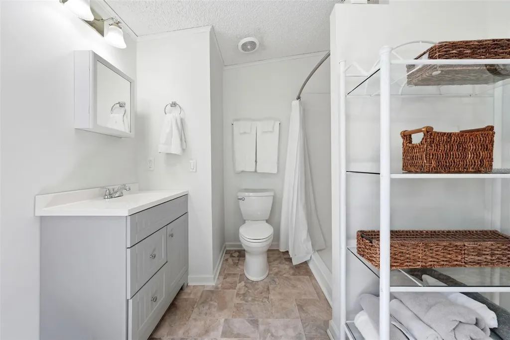 119 Lake Shore Circle Leesburg FL 34788