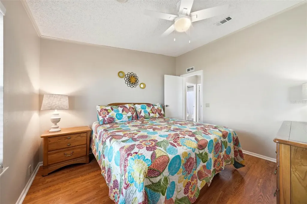 119 Lake Shore Circle Leesburg FL 34788