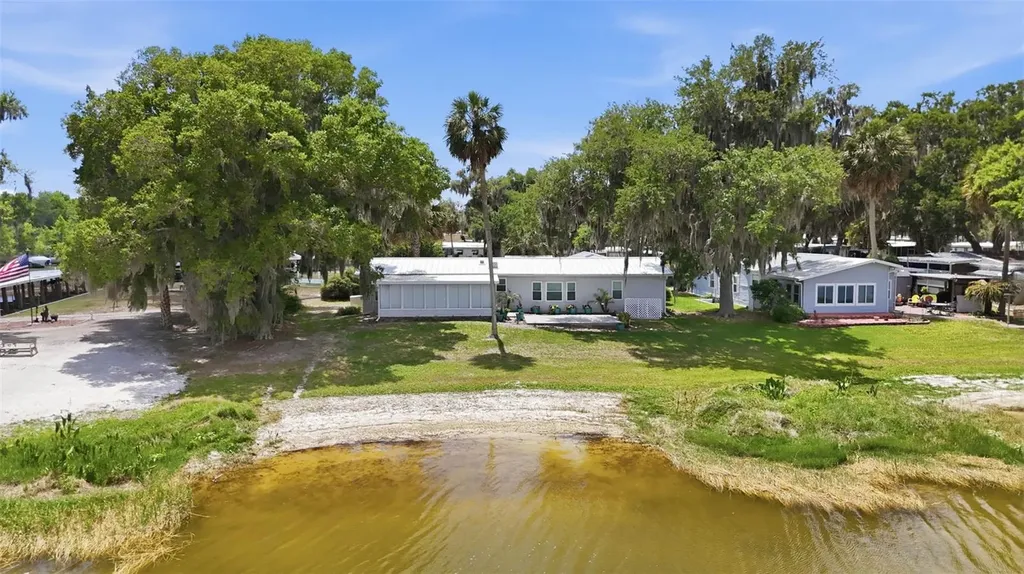 119 Lake Shore Circle Leesburg FL 34788
