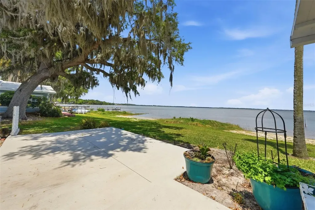 119 Lake Shore Circle Leesburg FL 34788