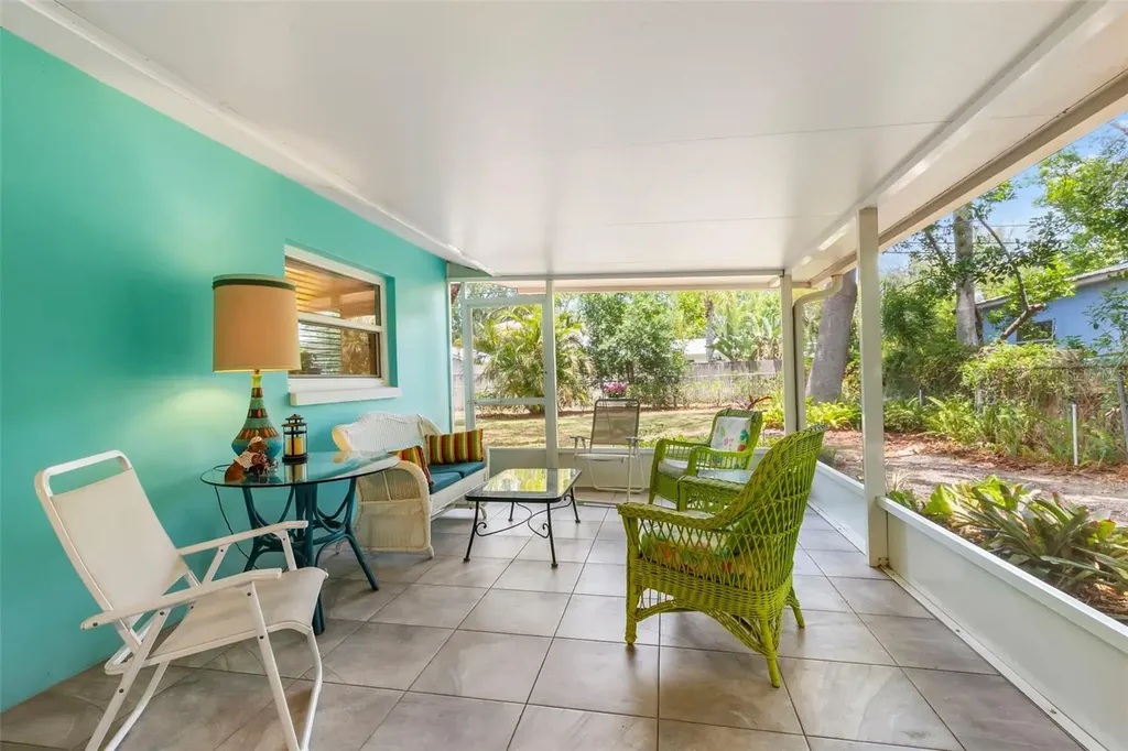 422 Kentucky Avenue Crystal Beach FL 34681
