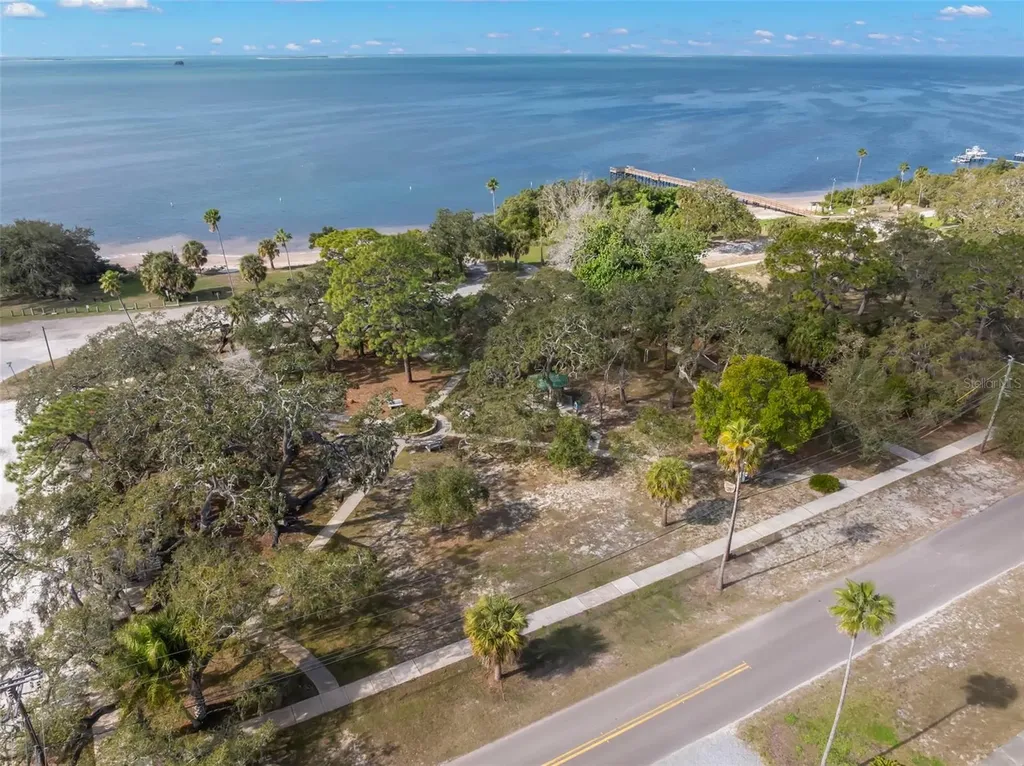 422 Kentucky Avenue Crystal Beach FL 34681