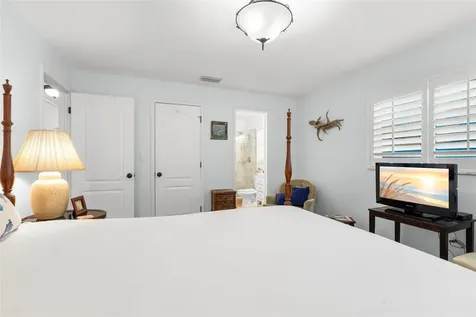 422 Kentucky Avenue Crystal Beach FL 34681
