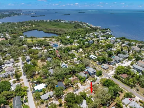 422 Kentucky Avenue Crystal Beach FL 34681