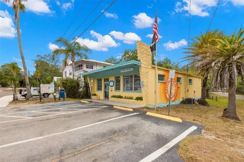 422 Kentucky Avenue Crystal Beach FL 34681