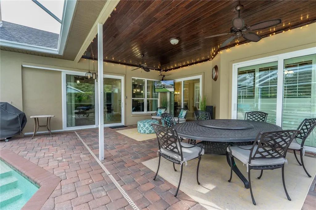 3829 Spruce Pine Drive Valrico FL 33596