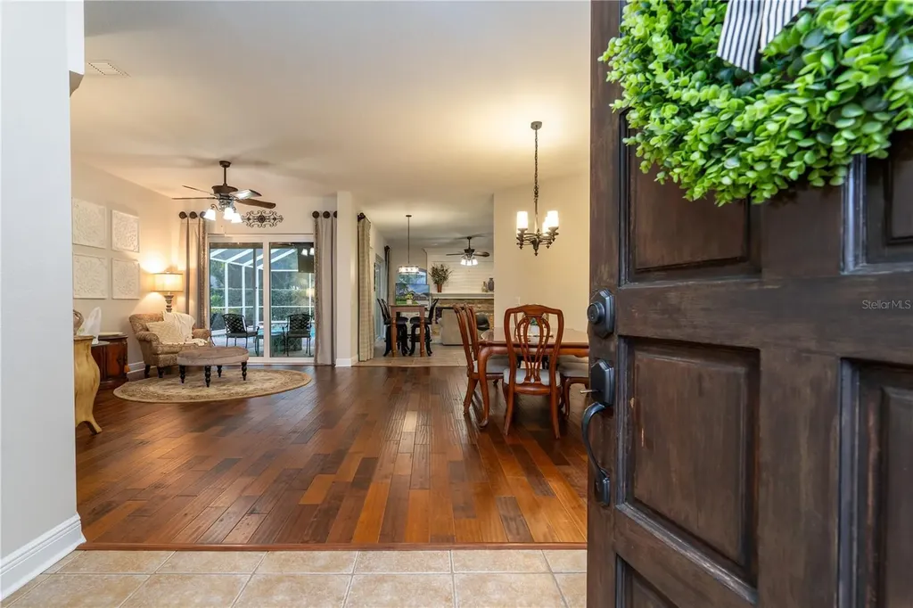 3829 Spruce Pine Drive Valrico FL 33596
