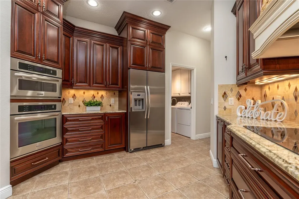 3829 Spruce Pine Drive Valrico FL 33596
