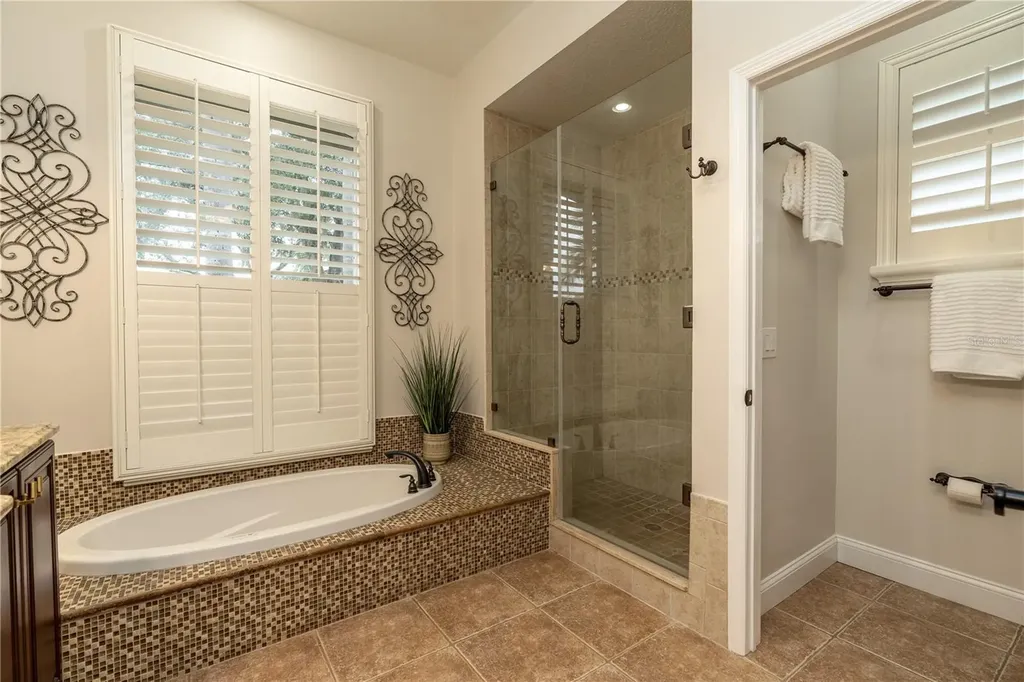 3829 Spruce Pine Drive Valrico FL 33596
