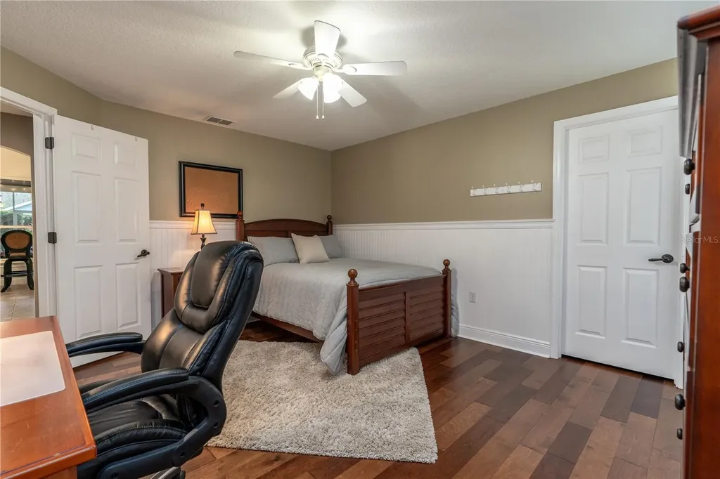 3829 Spruce Pine Drive Valrico FL 33596