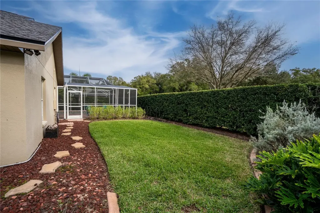 3829 Spruce Pine Drive Valrico FL 33596